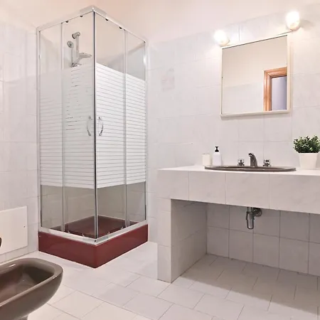 Izzhome Paradise Pula