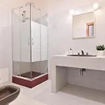 Izzhome Paradise Пула