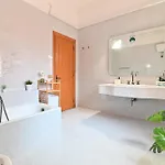 Izzhome Paradise Апартаменты *