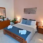Апартаменты Izzhome Paradise Пула