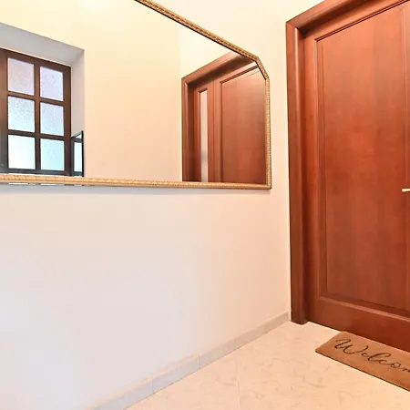 Appartement Izzhome Paradise Pula