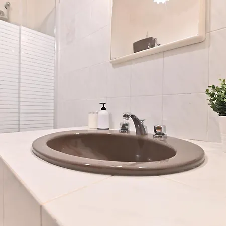 Izzhome Paradise * Pula