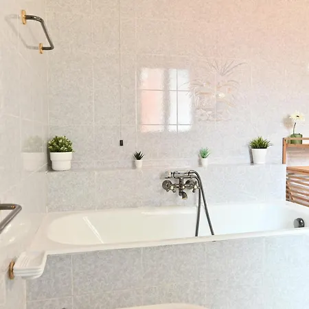 Izzhome Paradise Apartment Pula
