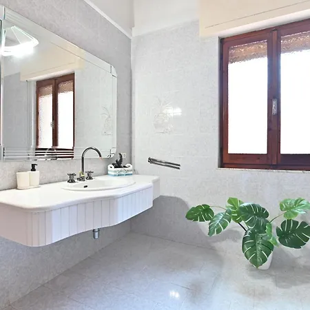 Izzhome Paradise Apartment Pula
