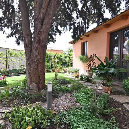 Izzhome Paradise * Pula